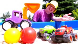 Моя песочница для самых маленьких — Строим трассу для машинок из цветных шариков — Игры для детей