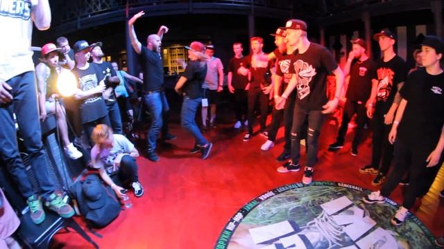 xNVRxKRUMP 1/8x Girl Slam vs BaddHelper смотреть онлайн