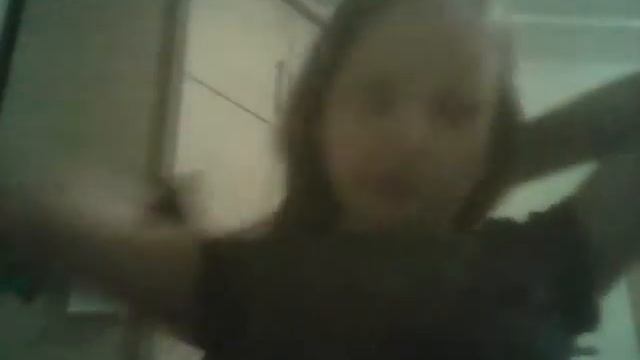 Расчесываю свои волосы (это было больно) смотреть онлайн