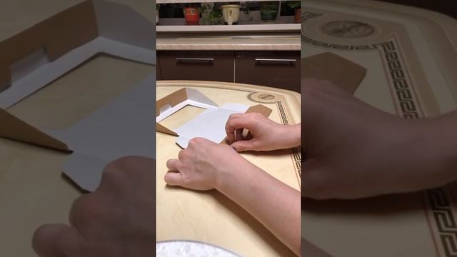 Как собрать крафтовую коробку с прозрачным окошком? смотреть онлайн