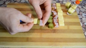 Рецепт быстрой закуски. КАНАПЕ с ветчиной и сыром. Очень Простое блюдо.