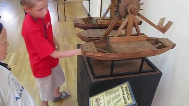 землечерпалка для чистки каналов Леонардо да Винчи. Leonardo Da Vinci смотреть онлайн