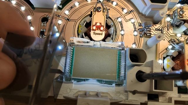 Демонстрация работы с поляризационной плёнкой для инверсии дисплея смотреть онлайн