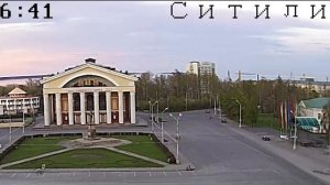 Лось в центре Петрозаводска. Городские камеры "Ситилинка" заметили животное на площади Кирова.