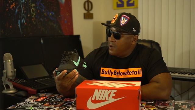 Steals and Deals on Nike React Element 55 смотреть онлайн