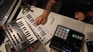 SAMPLING & BEATMAKING ON MASCHINE MK3 (Jamuary 1)