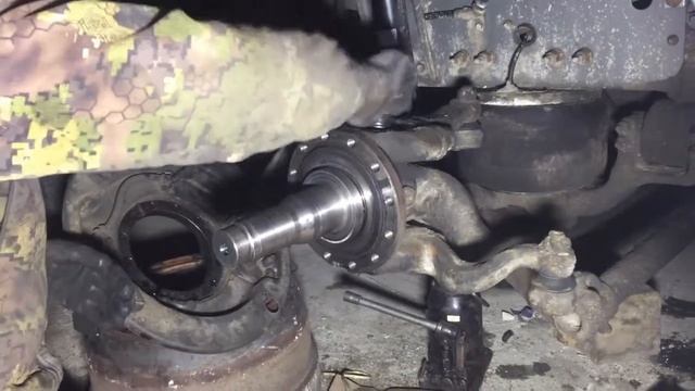 Ремонт VOLVO. Замена шкворня! смотреть онлайн