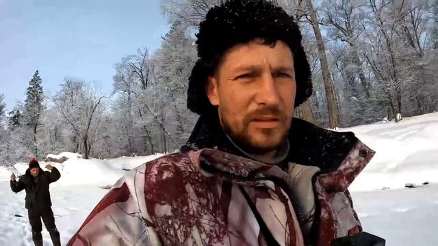 ЗИМНЯЯ РЫБАЛКА НА 3 ДНЯ. Удивительные приключения и ловля ленка зимой. Горная рыбалка на Амуре.