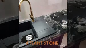 Столешница и стол для кухни из гранита Paradiso Marquina от компании Атлант Стоун