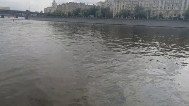 Прогулка по Москве-реке на речном трамвайчике флотилии "Редиссон Ройал" (1 часть) смотреть онлайн