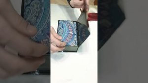 как упаковать павловопосадский платок в подарочную коробку