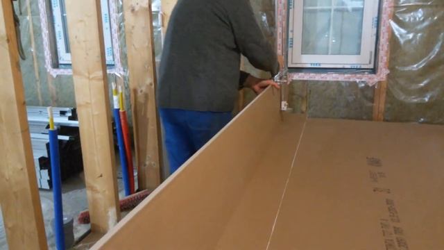 Режем гипсокартон самодельным "платтеншнайдером" смотреть онлайн