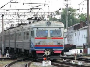 Электропоезд ЭР9П-4001/4002 на станции Купянск-Узловой