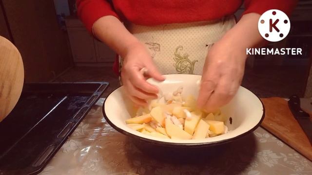 Запечена картопля з салом в рукаві. Смак як з бабусиної печі. Справжня українська страва.
