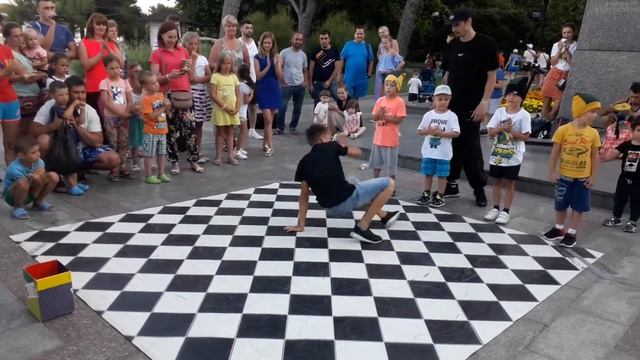 Брейк данс на берегу "Ничего себе, ничего себе" смотреть онлайн