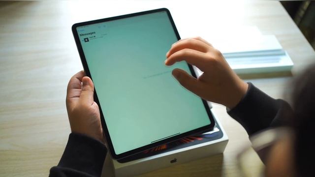 iPad Pro 2021 M1 & accessories unboxing | Apple Pencil, ESR case, screen protector, sleeve. смотреть онлайн