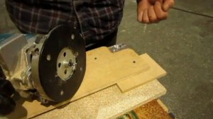 Раскрой 10 мм алюминиевого листа ручным фрезером