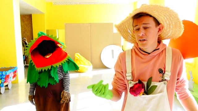 8 МАРТА в ЦВЕТОЧНОЙ ТЮРЬМЕ! За что девочки туда попали? смотреть онлайн