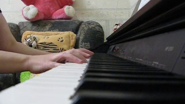 Музыка Александры Пахмутовой. Стихи Михаила Матусовского. "Старый клён". смотреть онлайн