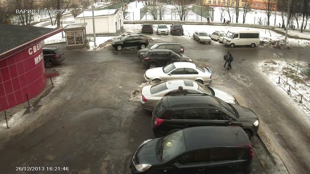 Камера UControl ВАРИО 1080 (угол обзора 72°), улица, дневное освещение смотреть онлайн