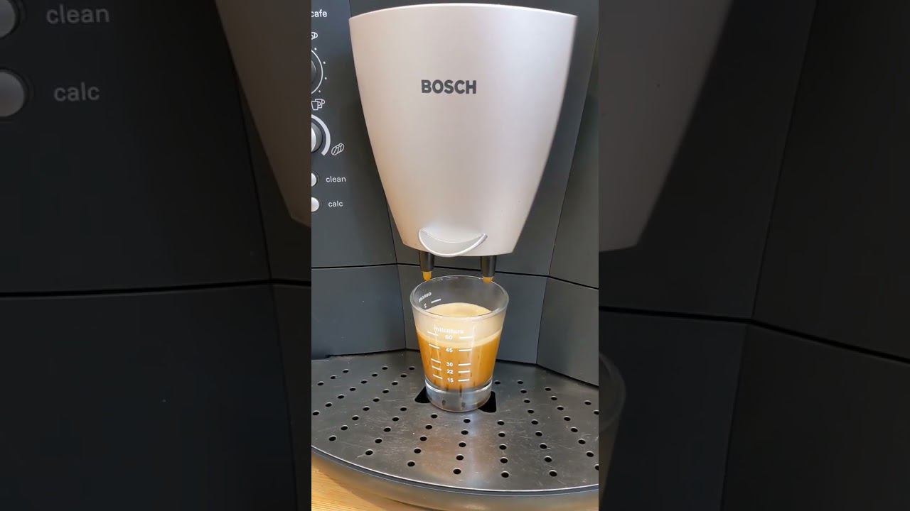 Коыемашина BOSCH benvenuto B20, демонстрация режимов и работоспособности смотреть онлайн