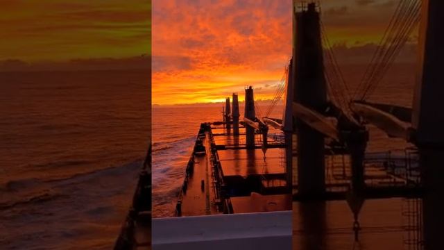 Incredibly beautiful sunset from the ship. невероятно красивый закат с корабля. Доброй ночи.