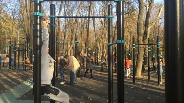 ГУКАСЯША ПОМОЖЕТ : 360 с турника на турник (обучалка)