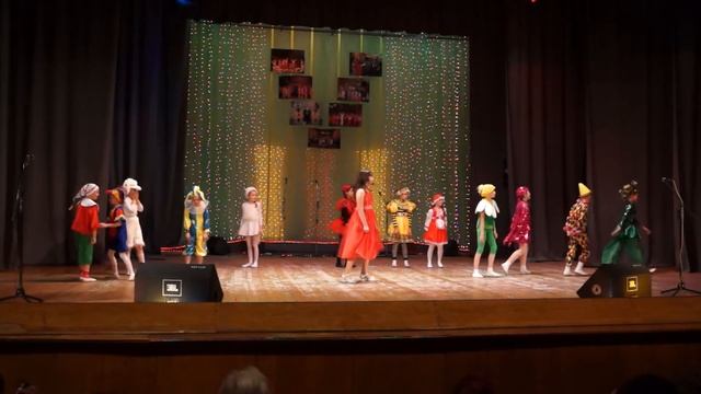 "Маленькая страна" смотреть онлайн