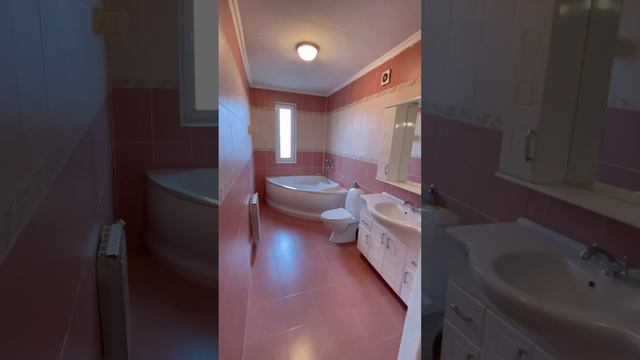 Продаж. Квартира, 1/2 будинку. Гарна ціна. Чернівці, Центральне Агентство Нерухомості. 0500368008