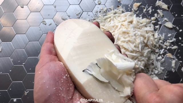 cutting golden soap, beautiful soap made in italy/ режу красивое мыло покрытое золотой краской