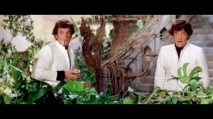 Вот как снимают экшн-сцены, если ты звезда. Потрясающее Чудовище! Легендарный Бельмондо!