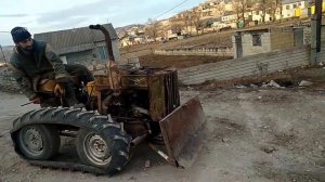 Гусеничный трактор-самоделка