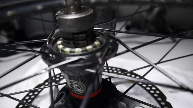 Cómo reparar buje DT Swiss 370 y holgura casette [Videotutorial]