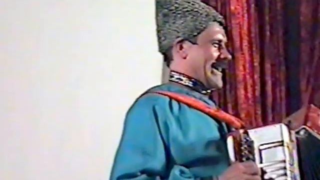 "УЖ , ВЫ,ДЕВУШКИ,ПОПЛЯШИТЕ..." исп.комп, А.БОНДАРЬ смотреть онлайн