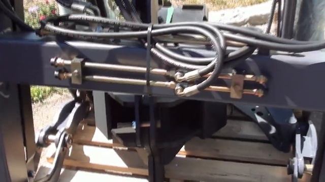 Погрузчик ТУРС-1000. Надежный помощник в каждом хозяйстве. смотреть онлайн