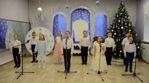 Младшая группа   Дед Мороз и валенки CLIP