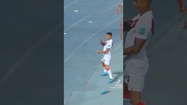 Golazo de (yotun) peru vs paraguay