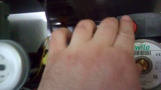 Газовый котел FERROLI diva С24 загудел двигатель. смотреть онлайн