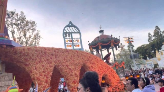 The Disney Parade @DisneylandLA #disneyland #losangeles #springbreak2023