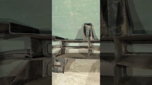 31379 Абсорбер переднего бампера левый Nissan Terrano D10