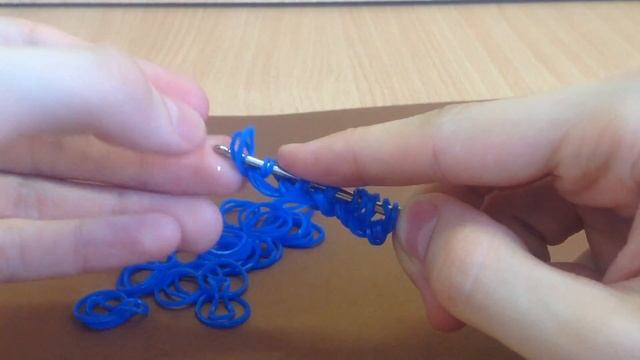 Мини сердечки из резинок на крючке