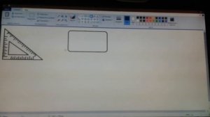 Рисую школьные пренадлежности.? Пенал и треугольник.