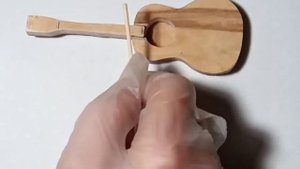 Как сделать отличную мини гитару из дерева