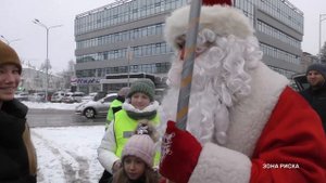 ДПС Мороз выходит на дорогу. Добрая традиция ГИБДД.