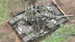 Под огнем противника выдвинулся на место и уничтожил цель