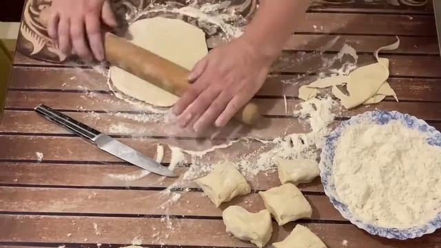 Вкуснейшие и простейшие чебуреки / завтрак за 5 минут