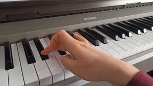 Ми бемоль мажор гамма на фортепиано