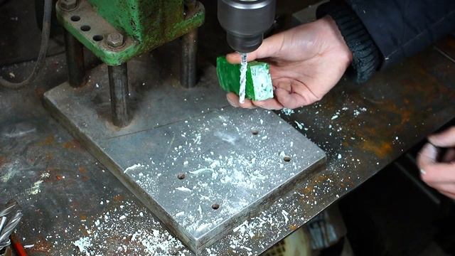 Рукоять ножа из туалетной бумаги своими руками / Toilet paper knife handle DIY смотреть онлайн