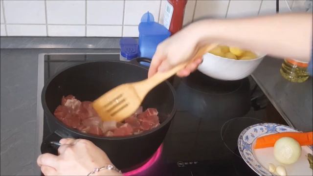 Тушёная картошка с мясом. Тушёный картофель смотреть онлайн