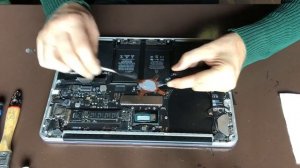 Замена термопасты MacBook Pro 13” Early 2015 A1502